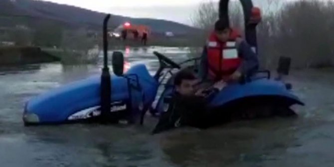 Traktörüyle derenin ortasında kalan genci AFAD kurtardı