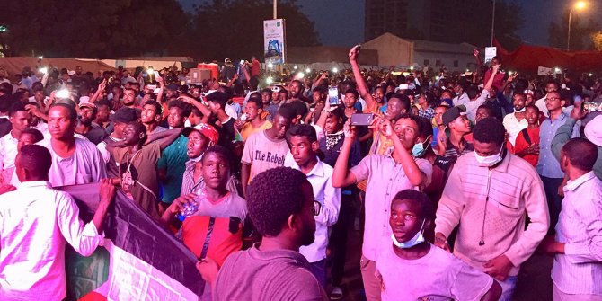 Sudan'da askeri hareketlilik