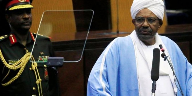 Sudan'da askeri müdahale! Ömer El Beşir tutuklandı