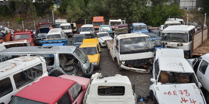 Hurda araçlar toplanıyor