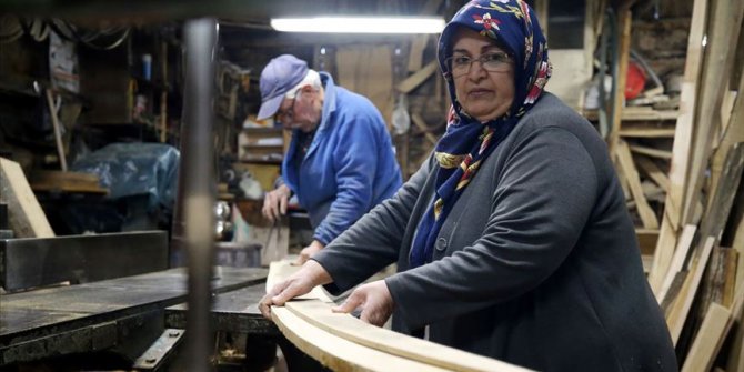 Aynı atölyede 41 yıldır karı koca ter döküyor