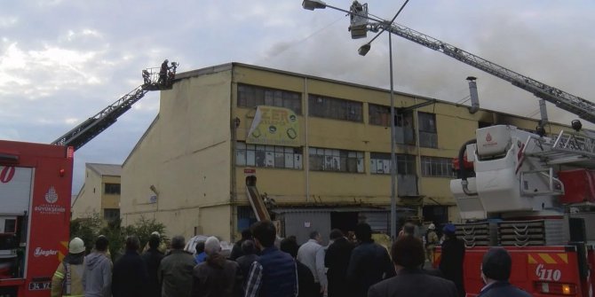 Başakşehir'de sanayi sitesindeki 2 iş yerinde yangın çıktı