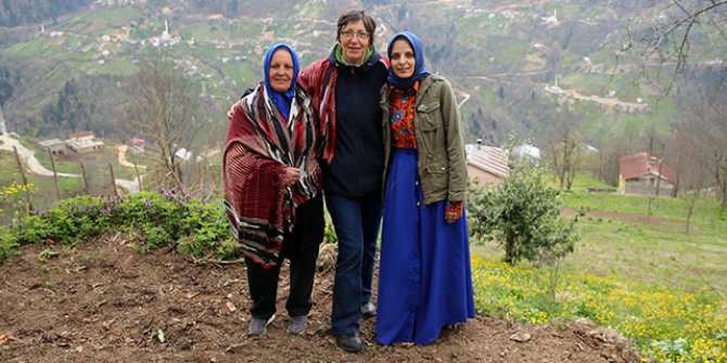 Bu köyü kadınlar yönetiyor: 5 dil bilen muhtar