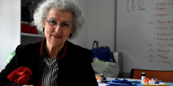 25 yılda 30 kursu bitirdi
