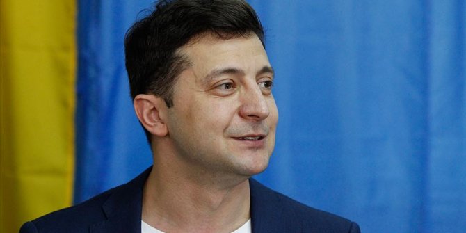 Ukrayna'da seçimi Zelenskiy kazandı