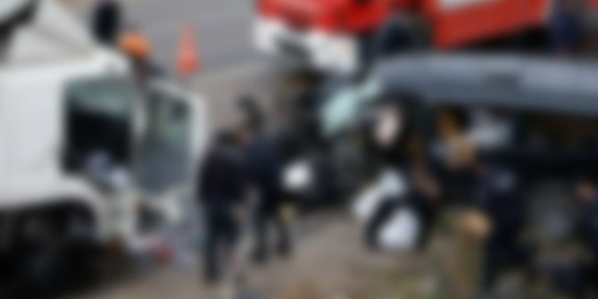 Antalya'da feci kaza! Çok sayıda yaralı var