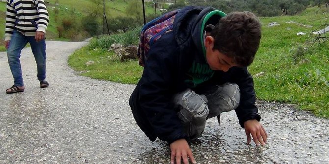 Okula yürüyerek gitmek istiyor