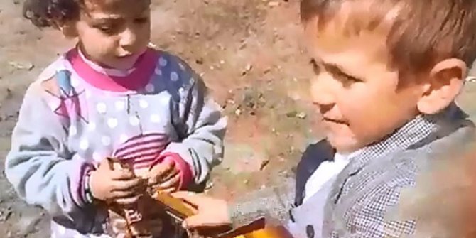 'Küçük muhtar adayı', çikolata sözünü yerine getirdi