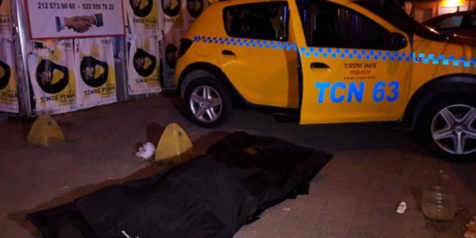 Bakırköy'de bir kişi bindiği takside hayatını kaybetti