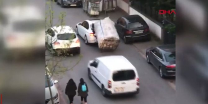 Resmen insanlık dersi verdi: Yokuşu çıkamayan kağıt toplayıcısına yardım etti