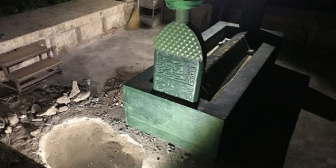 Türbe bahçesinde define arandığı iddiası