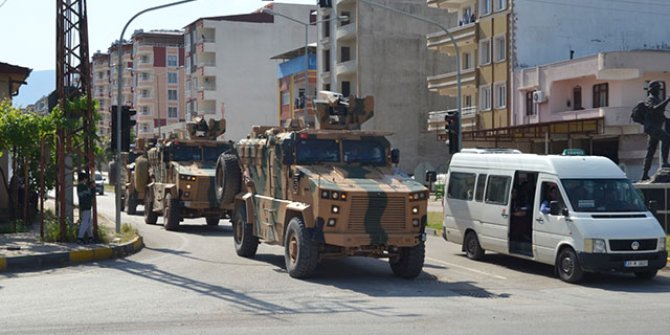 Suriye sınırına komando ve askeri sevkiyat