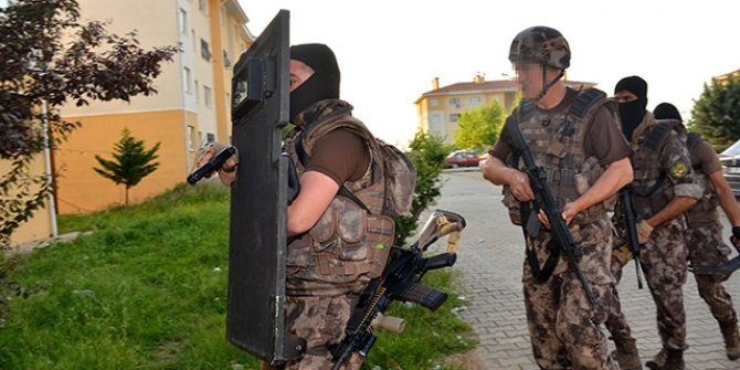 Adana'da terör operasyonu: 24 gözaltı