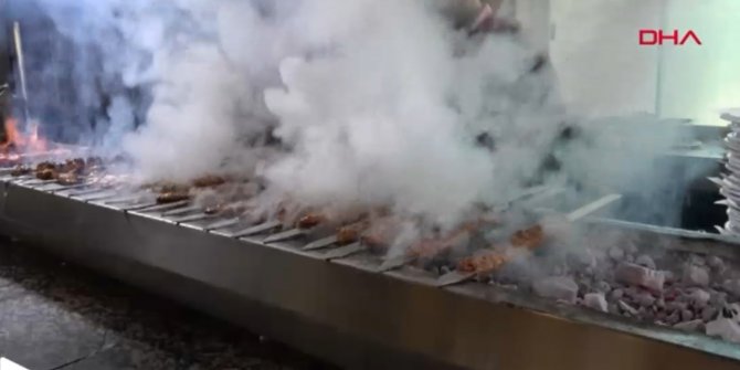 Boru kebabına büyük ilgi: Yiyen bir daha vazgeçemiyor