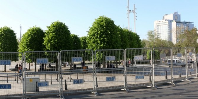 Taksim demir bariyerlerle kapatıldı