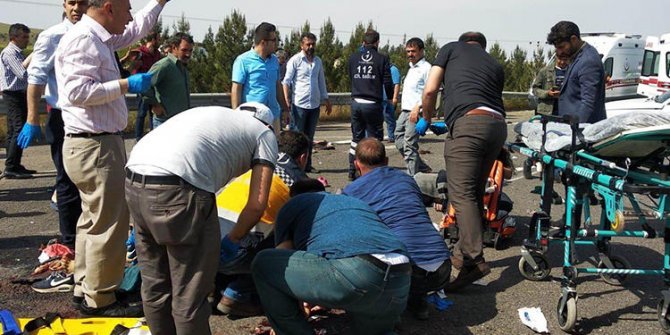 1 Mayıs kutlamasına giden sağlıkçıları taşıyan minibüs devrildi: 5 ölü, 15 yaralı