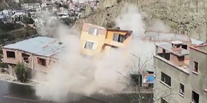 Bolivya’da toprak kayması: 64 ev yıkıldı