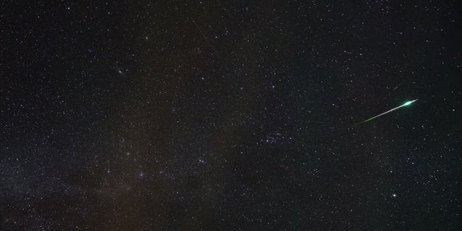 Dev asteroid 10 yıl sonra Dünya'yı teğet geçecek