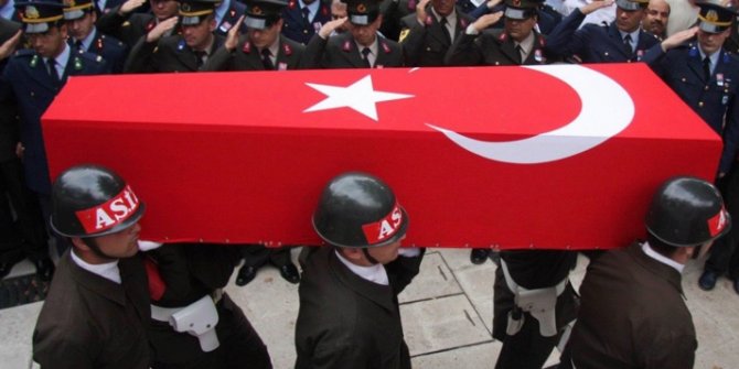 Hakkari'de üs bölgesine saldırıda 3 asker şehit oldu