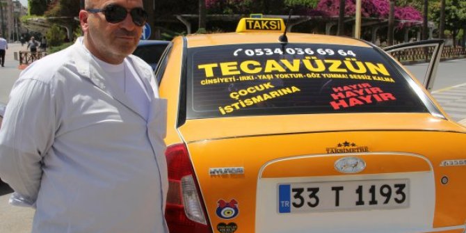 Taksisinin camındaki yazı görenleri ağlattı