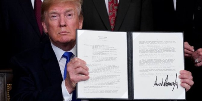 Trump İran'a yaptırımlar kararını imzaladı