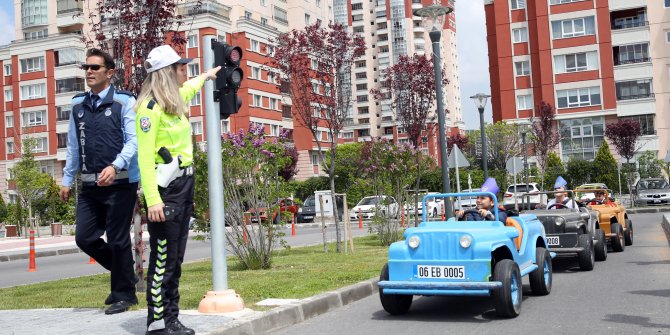 Çocuklara uygulamalı trafik eğitimi 