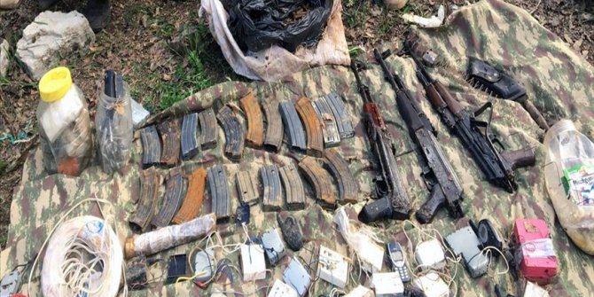 Tunceli'de teröristlerce kullanılan 3 kamp alanı imha edildi
