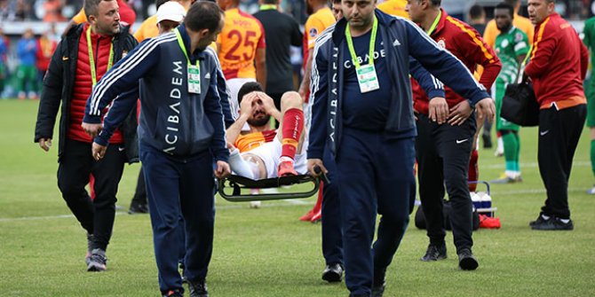 Galatasaray: Emre Akbaba başarılı bir operasyon geçirdi