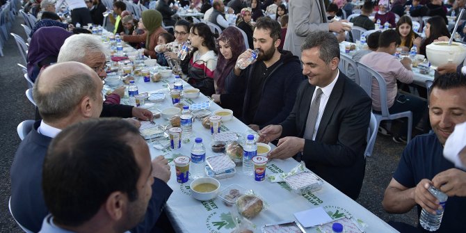 Mamak'ta 4 bin kişi iftar açtı