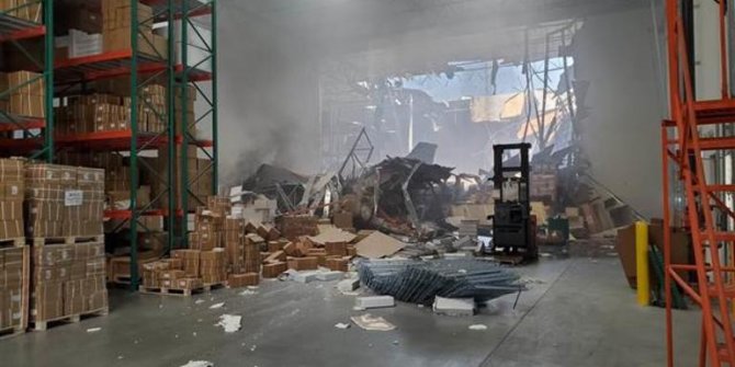 Feci kaza: ABD’de F-16 jeti bir deponun üzerine düştü