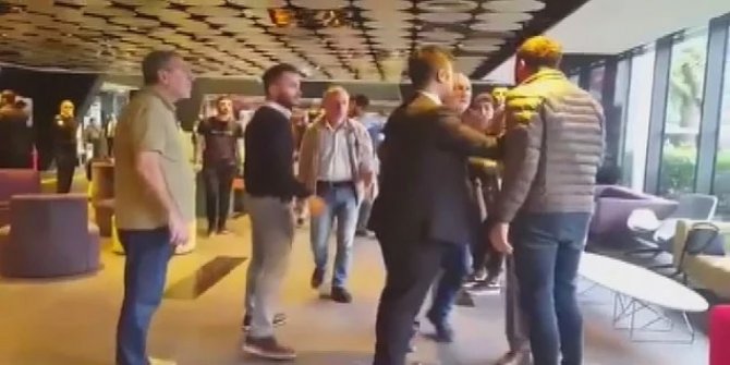 30 kişiyle üniversiteyi bastı