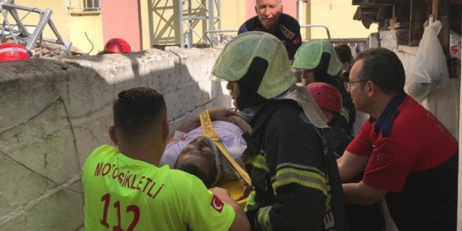 İskele devrildi: 2 işçi yaralı