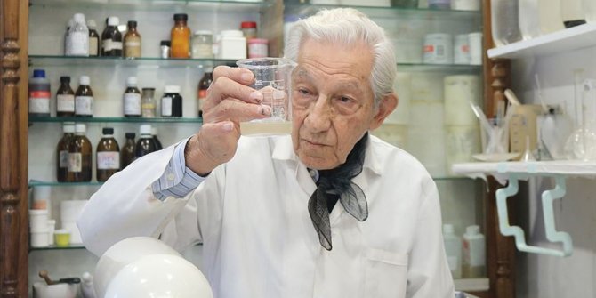 93 yıllık çınar 'derman' olmaya devam ediyor