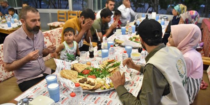 Dört farklı kültür aynı sofrada buluştu