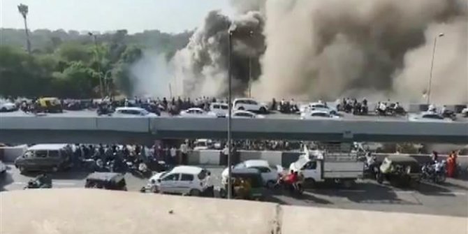 Hindistan’da eğitim merkezinde yangın: 15 ölü
