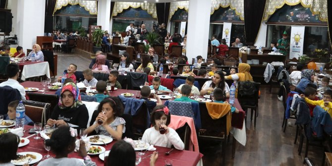 Başkan Altınok iftarını çocuklarla yaptı