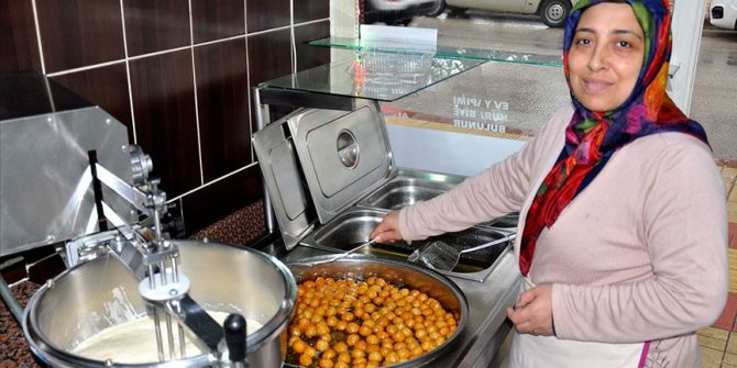 Bir buçuk metrekarede 'tatlı tatlı' para kazanıyor