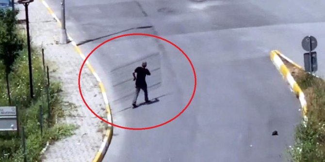 Görenler hemen polisi aradı: Sokak ortasında...