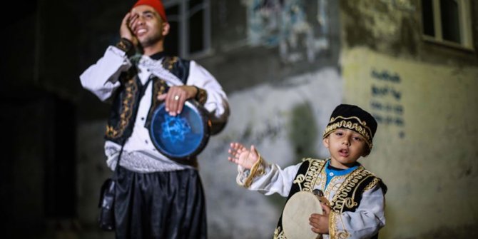 Gazze'nin minik ramazan davulcusu
