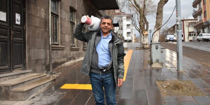 Ramazan topunu 15 yıldır sırtında taşıyor