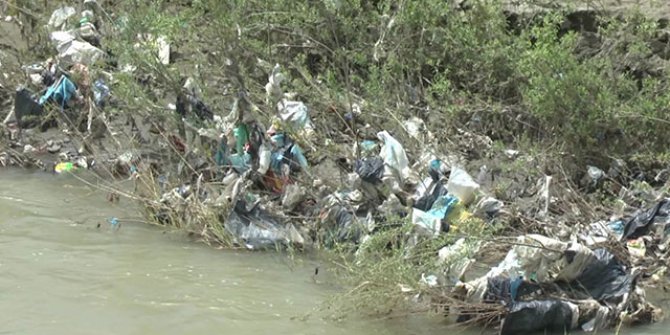 Karasu Nehri çöplüğe döndü