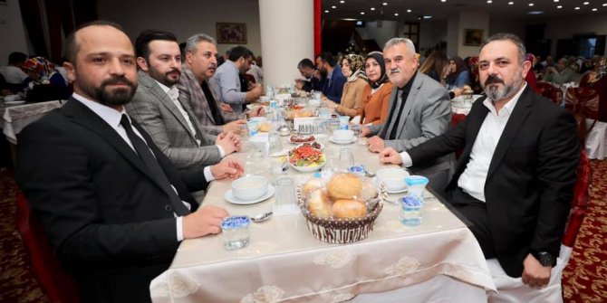 Başkan Ercan mahalle komisyon başkanlarıyla iftar yaptı