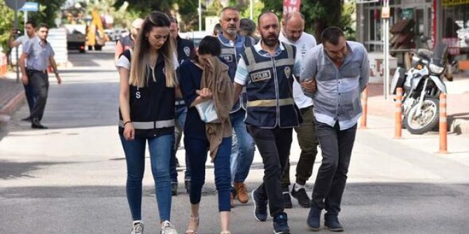 O çete çökertildi: Üyelerin 3 eski polis...