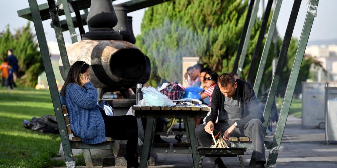 Başkentliler son iftarlarını parklarda açıyor