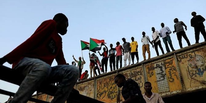 Sudan’a ilk somut tepki Afrika Birliği’nden