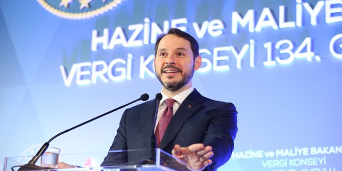 Hazine 7,4 milyar lira borçlandı