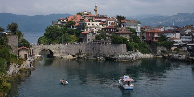 Amasra 'çifte bayram' yaptı