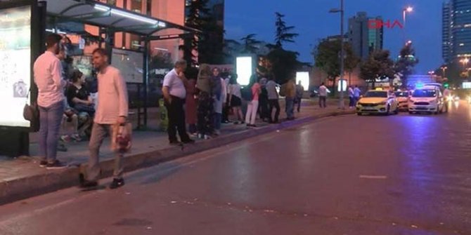 Beşiktaş'ta otomobilden yola düşen cüzdandan paralar saçıldı