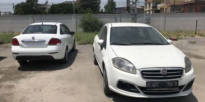 Park halindeki otomobilleri çekici çağırıp çalmış