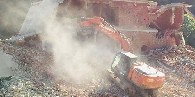 Fırtına Vadisi'nde 21 adet kaçak konutun yıkımına başlandı